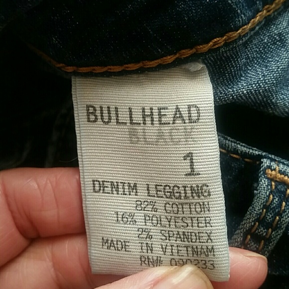 Bullhead jeans in great worn condition - Picture 2 of 2